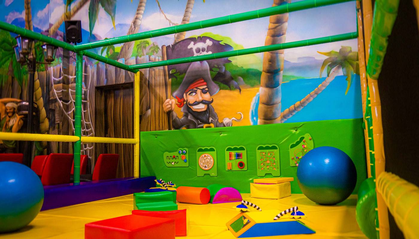 La Baie des Pirates, parc de jeux intérieur pour bébés et enfant situé à Craponnes