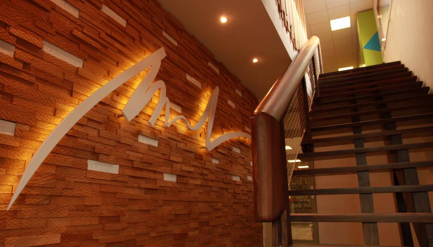 Atelier Michel Liard, créateur de mobilier et d'agencement sur-mesure